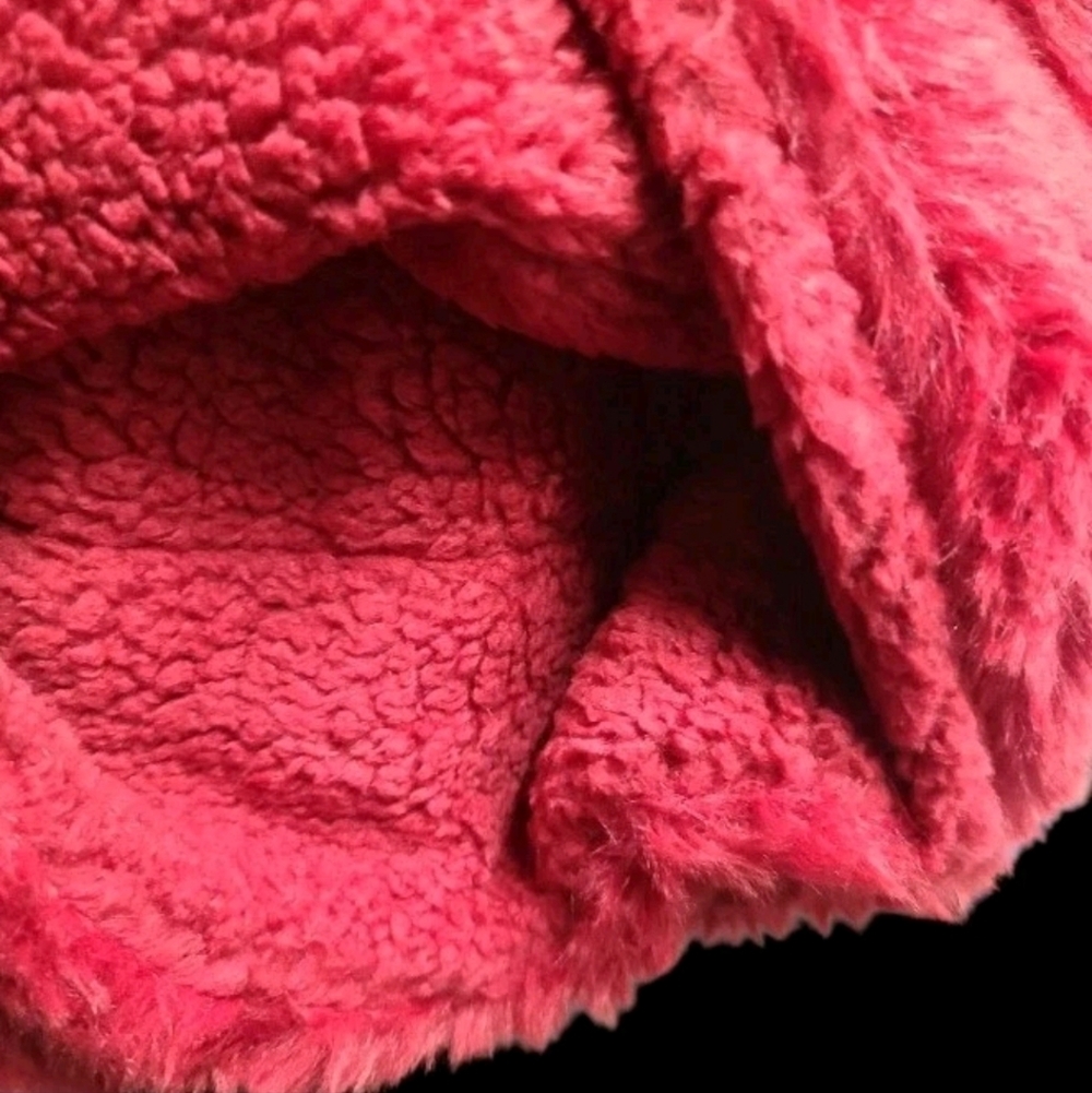 Marlo Lorenz Plush Red Faux Fur Reverse Sherpa Cozy Throw Blanket - Picture 3 of 4